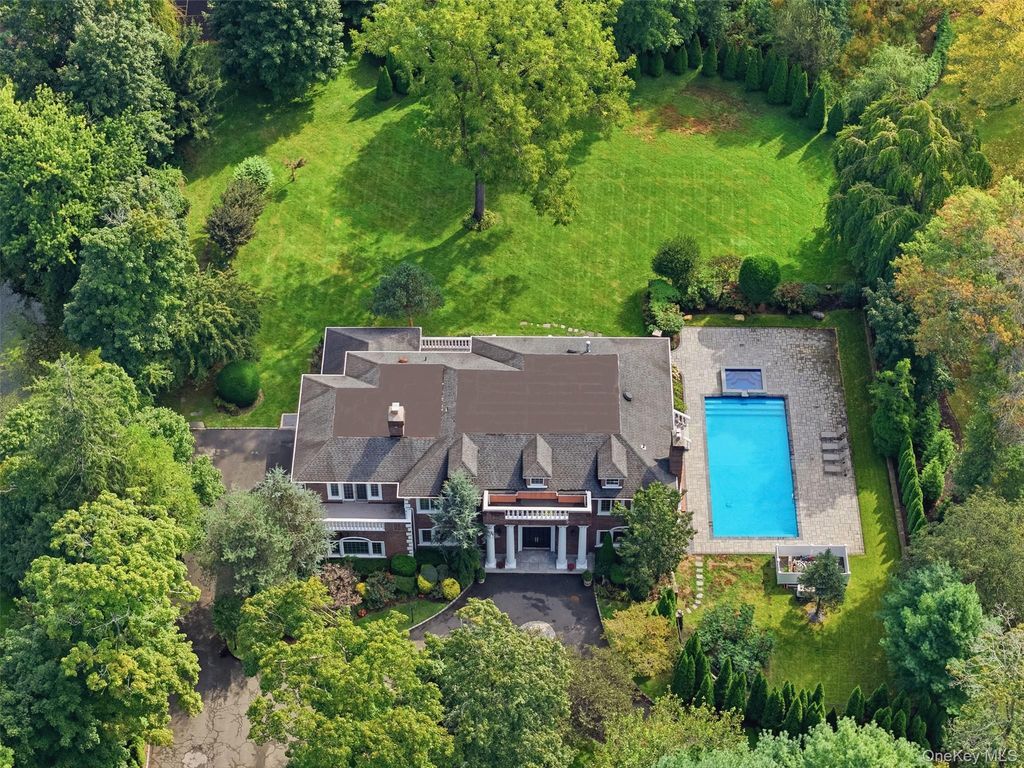147 Bacon Road, Old Westbury, NY 11568 — photo 3