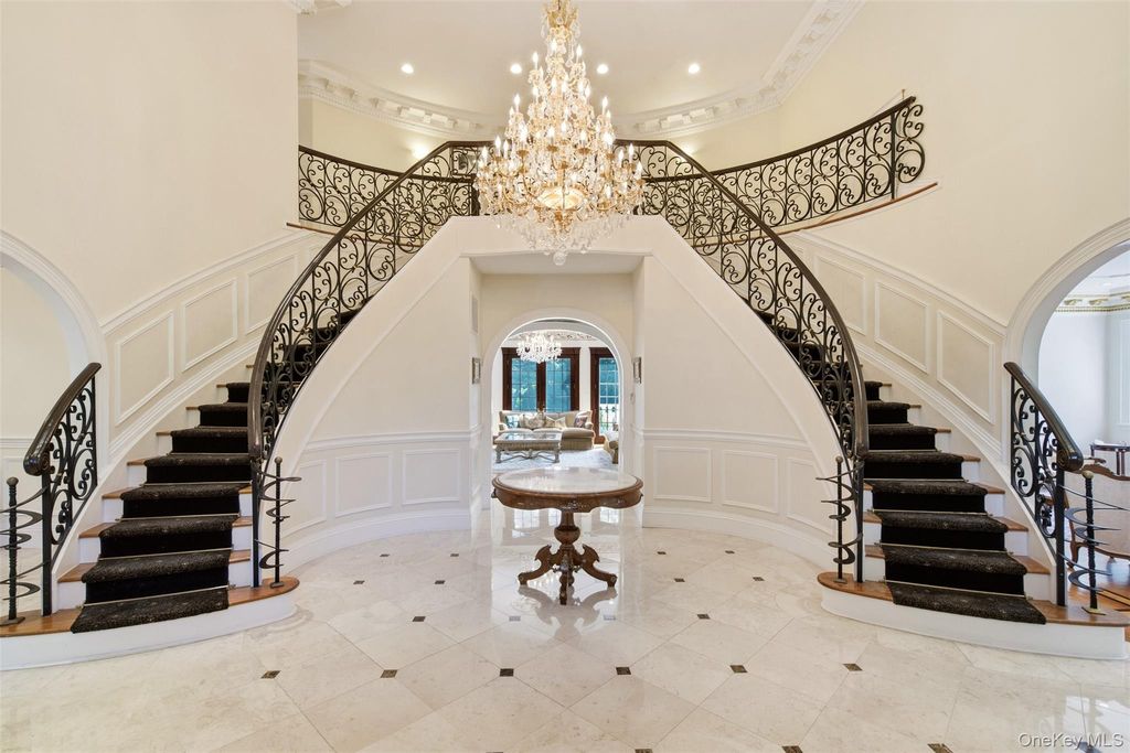 147 Bacon Road, Old Westbury, NY 11568 — photo 5