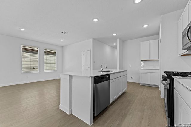 726 Bee Ridge Pt, New Braunfels, TX 78130