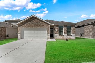 726 Bee Ridge Pt, New Braunfels, TX 78130