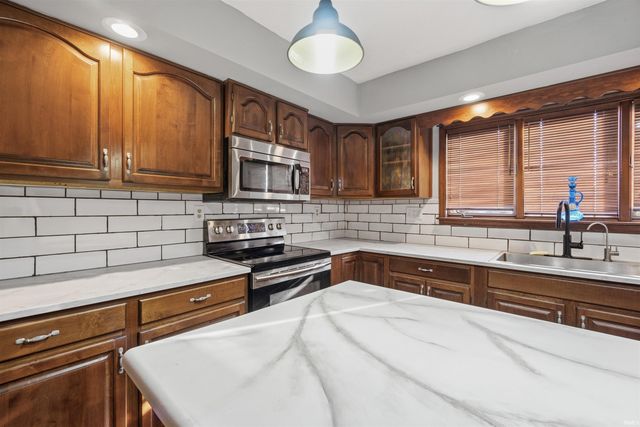 502 Allen Drive, Sweetser, IN 46987