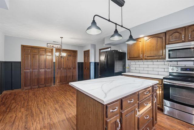 502 Allen Drive, Sweetser, IN 46987