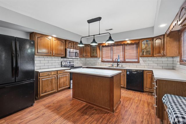 502 Allen Drive, Sweetser, IN 46987