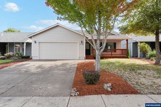 1748 Salmon River St NW, Salem, OR 97304