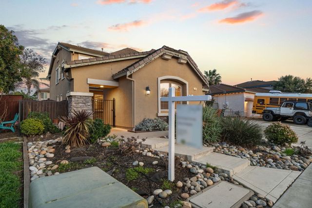 30 Renoir Ct, Oakley, CA 94561