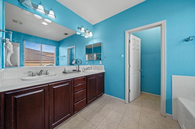 30 Renoir Ct, Oakley, CA 94561