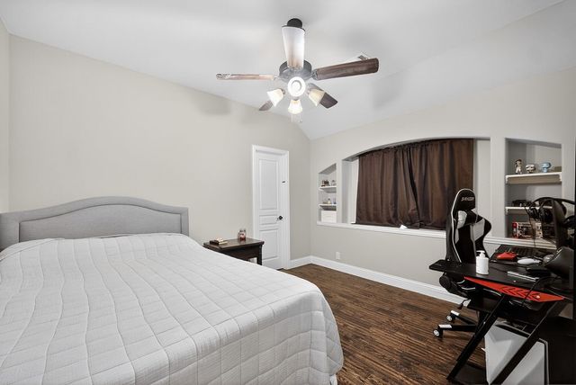 2840 Mariposa Drive, Grand Prairie, TX 75054