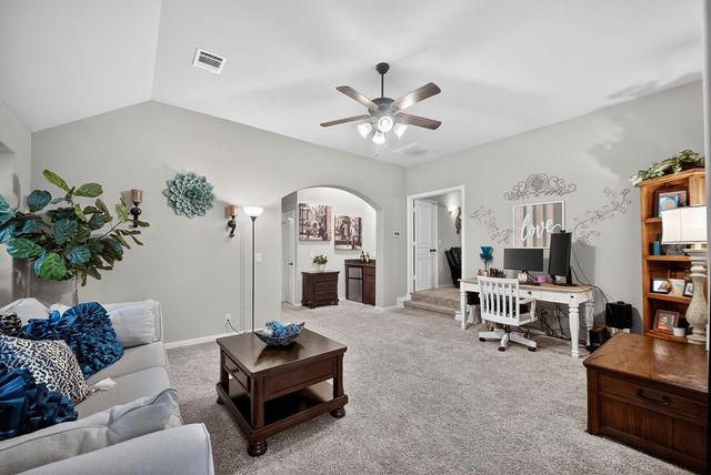 2840 Mariposa Drive, Grand Prairie, TX 75054