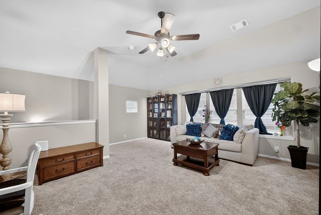 2840 Mariposa Drive, Grand Prairie, TX 75054