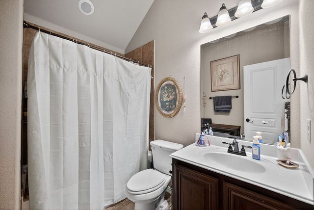 2840 Mariposa Drive, Grand Prairie, TX 75054