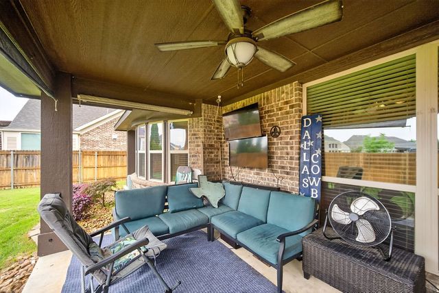 2840 Mariposa Drive, Grand Prairie, TX 75054