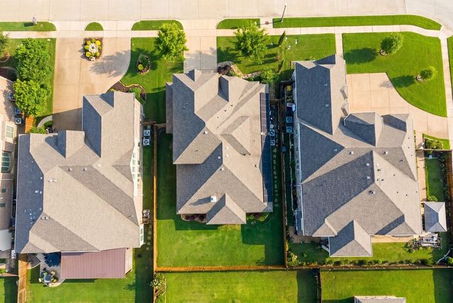 2840 Mariposa Drive, Grand Prairie, TX 75054