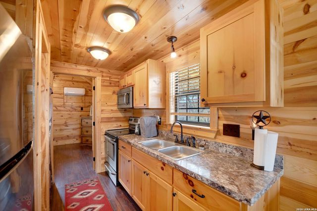 647 Medina Hills, Medina, TX 78055