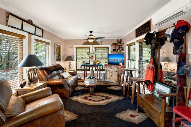 647 Medina Hills, Medina, TX 78055