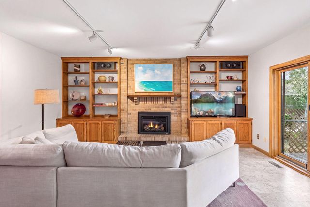 5950 Churchill Street, Shoreview, MN 55126