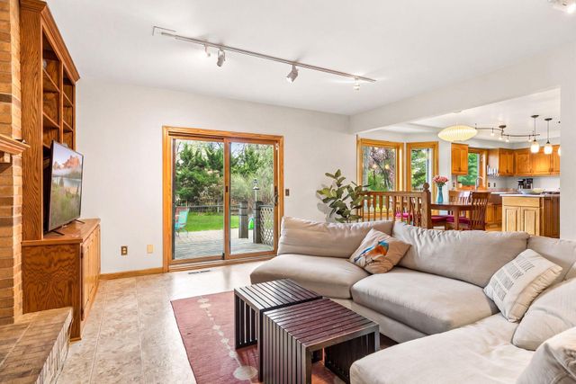 5950 Churchill Street, Shoreview, MN 55126
