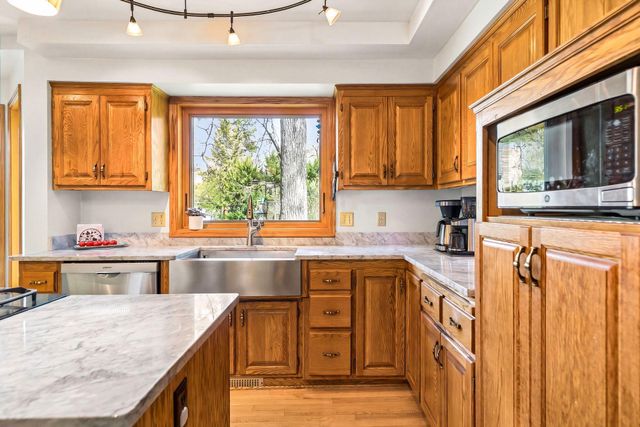 5950 Churchill Street, Shoreview, MN 55126