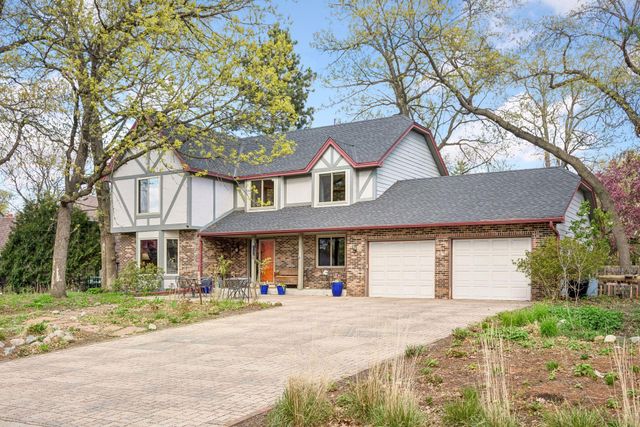 5950 Churchill Street, Shoreview, MN 55126
