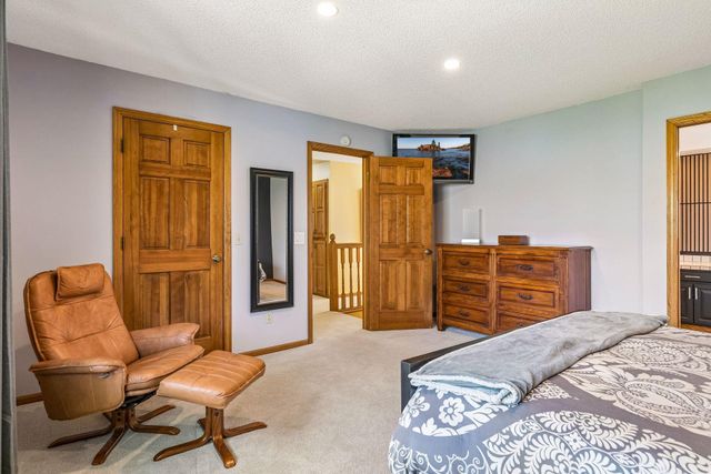 5950 Churchill Street, Shoreview, MN 55126