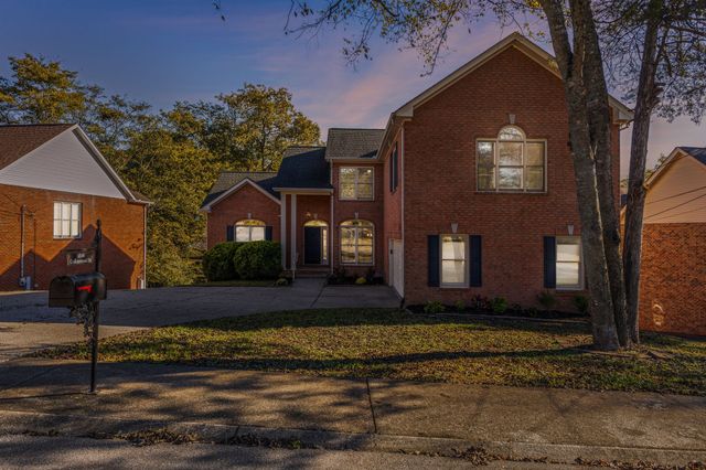 6844 Collinswood Dr, Nashville, TN 37221