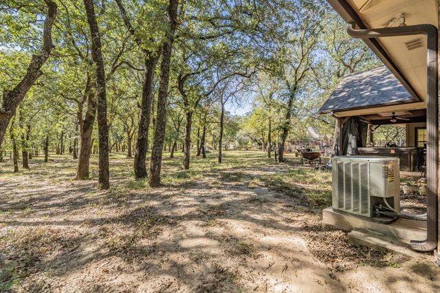 2865 J E Woody Road, Springtown, TX 76082