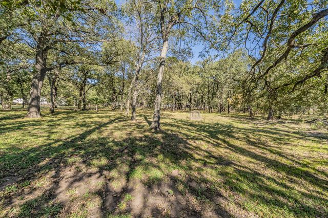 2865 J E Woody Road, Springtown, TX 76082