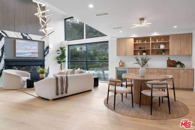 2256 Nichols Canyon Road, Los Angeles, CA 90046