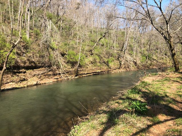 1725 Rains Rd, Clarksville, TN 37042