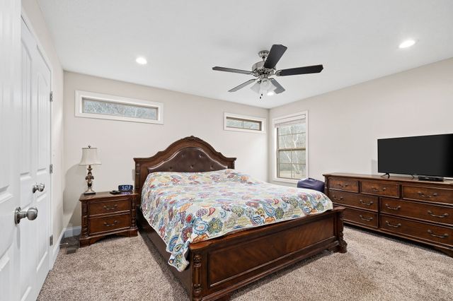1725 Rains Rd, Clarksville, TN 37042