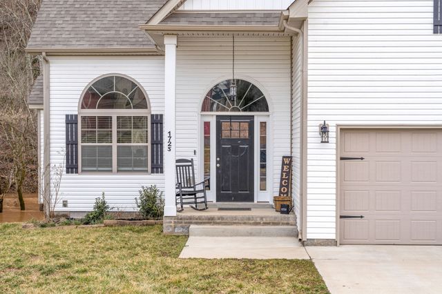 1725 Rains Rd, Clarksville, TN 37042