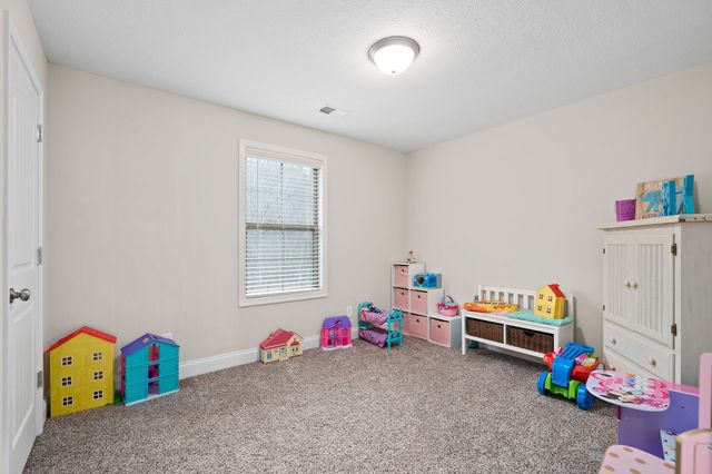 1725 Rains Rd, Clarksville, TN 37042