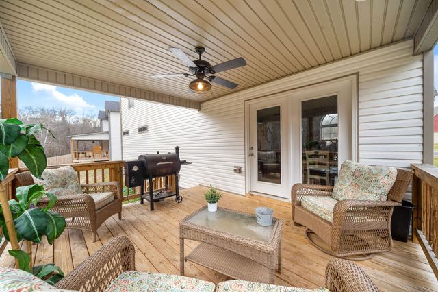 1725 Rains Rd, Clarksville, TN 37042