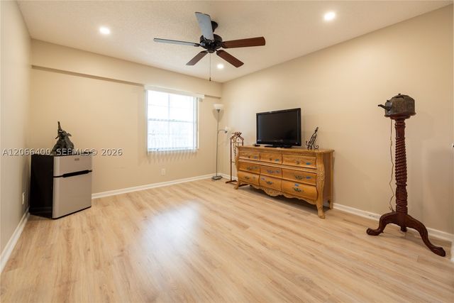 13250 SW 7th Ct 412L, Pembroke Pines, FL 33027
