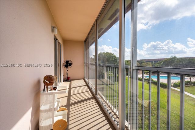 13250 SW 7th Ct 412L, Pembroke Pines, FL 33027
