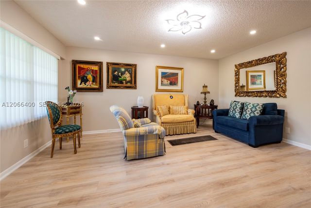 13250 SW 7th Ct 412L, Pembroke Pines, FL 33027