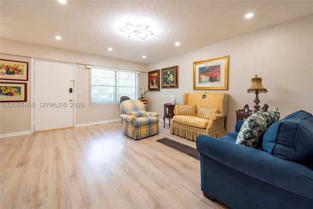 13250 SW 7th Ct 412L, Pembroke Pines, FL 33027