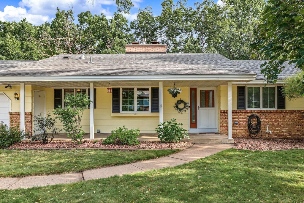 2325 Argonne Drive NE, Columbia Heights, MN 55421 — exterior
