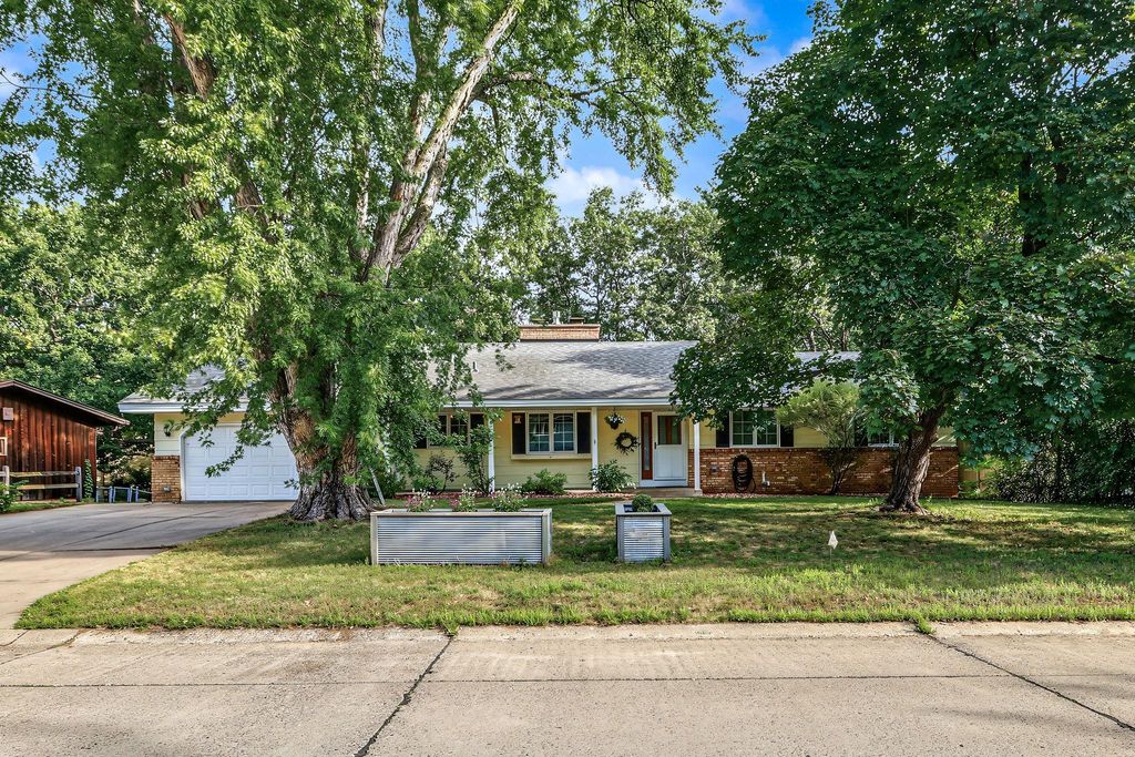 2325 Argonne Drive NE, Columbia Heights, MN 55421 — photo 4