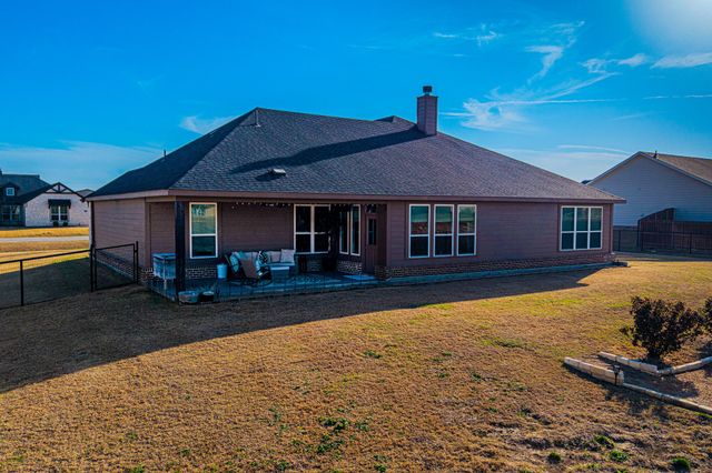 150 Oak Grove Drive, Rhome, TX 76078