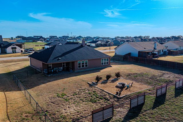 150 Oak Grove Drive, Rhome, TX 76078