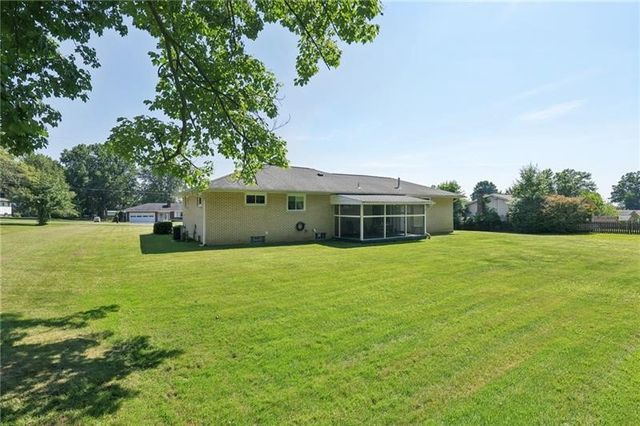 222 Sunset Dr, Neshannock Twp, PA 16105