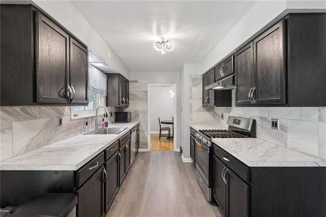 222 Sunset Dr, Neshannock Twp, PA 16105