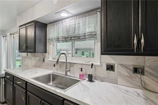 222 Sunset Dr, Neshannock Twp, PA 16105