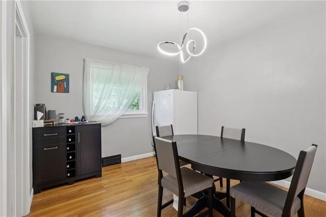 222 Sunset Dr, Neshannock Twp, PA 16105