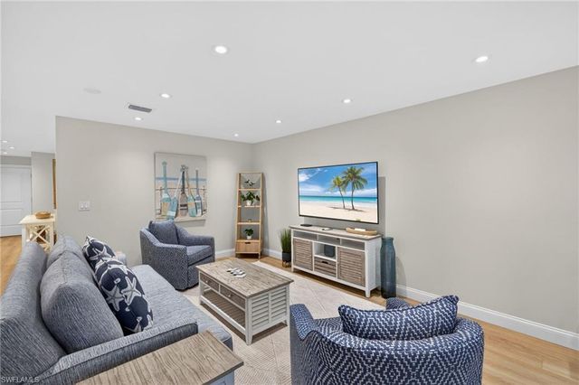 2721 W Gulf DR 108, Sanibel, FL 33957