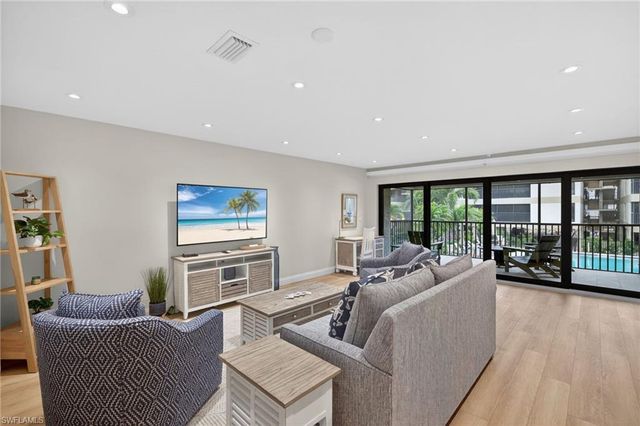 2721 W Gulf DR 108, Sanibel, FL 33957