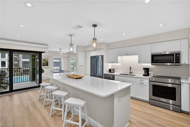 2721 W Gulf DR 108, Sanibel, FL 33957