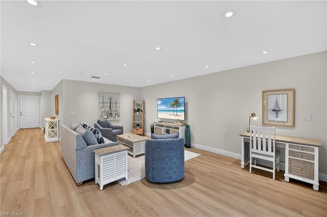2721 W Gulf DR 108, Sanibel, FL 33957