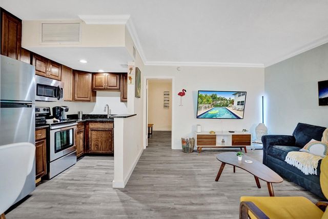417 NE 17th Ave 4, Fort Lauderdale, FL 33301