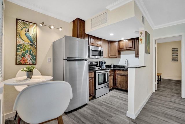 417 NE 17th Ave 4, Fort Lauderdale, FL 33301